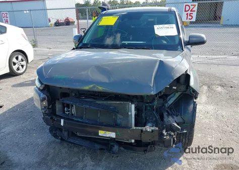 2021 Hyundai Venue Se from USA, damaged, VIN KMHRB8A32MU109370